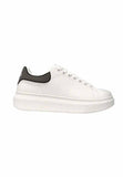 Baskets homme Gaelle blanches avec contrefort et logo gris