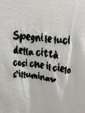 T-Shirt donna con scritta ricamata  le luci della città