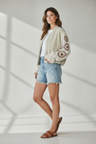 Kikisix donna bomber con manica in macrame a campana beige
