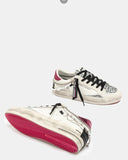Crime London Sneakers donna bianca con glitter argento  e talloncino fucsia con catena