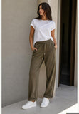 You Decide You Decide Donna Pantaloni P11676\089-PANTALONE FELPA 80%CO20%PL militare, modello P11676\089-PANTALONE FELPA 80%CO20%PL, colore MILITARE, immagine principale — Immagine parzialmente generata o modificata con AI
